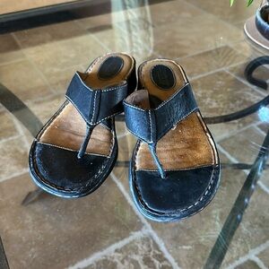 Born Women Sandal. Size 10.  Black